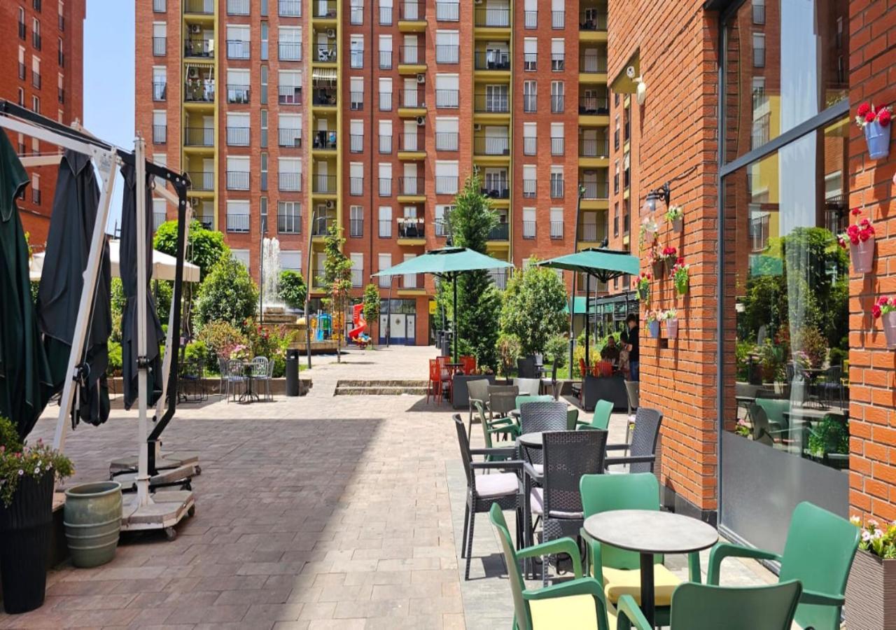 Value Living Apartment แฟริซาย ภายนอก รูปภาพ