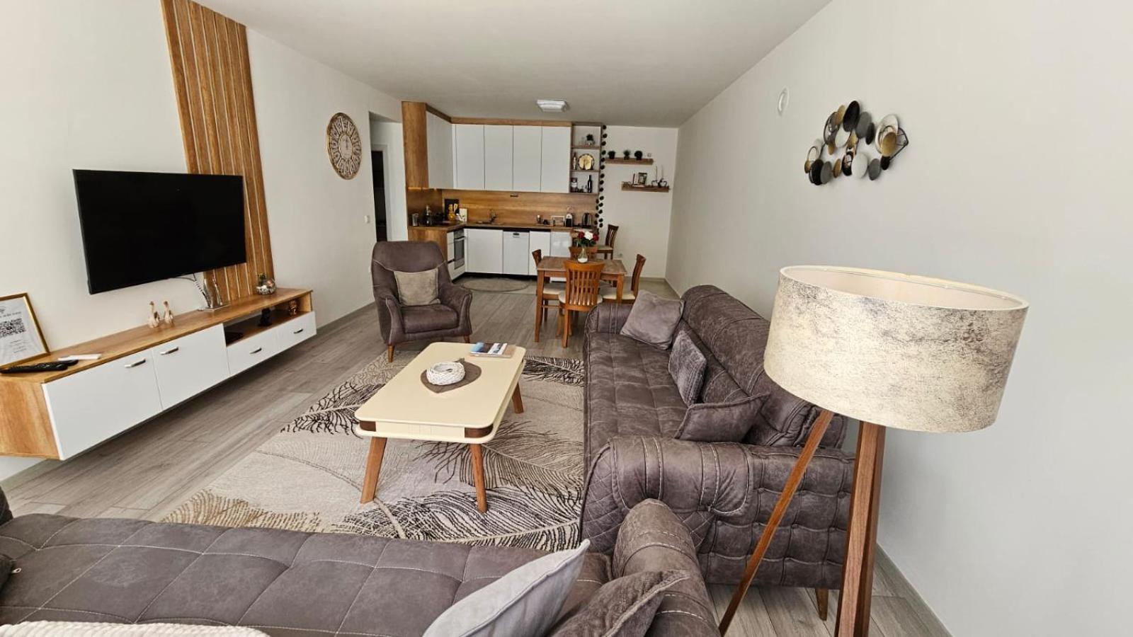 Value Living Apartment แฟริซาย ภายนอก รูปภาพ