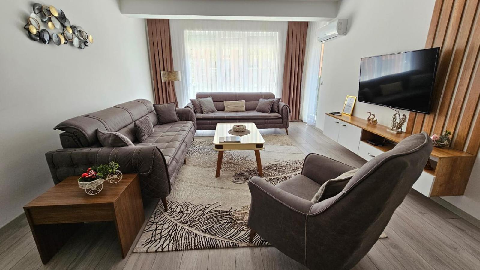 Value Living Apartment แฟริซาย ภายนอก รูปภาพ