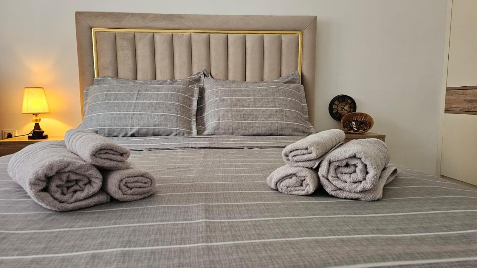Value Living Apartment แฟริซาย ภายนอก รูปภาพ